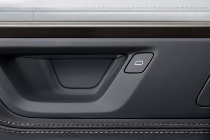rivian next-gen r1s door latch