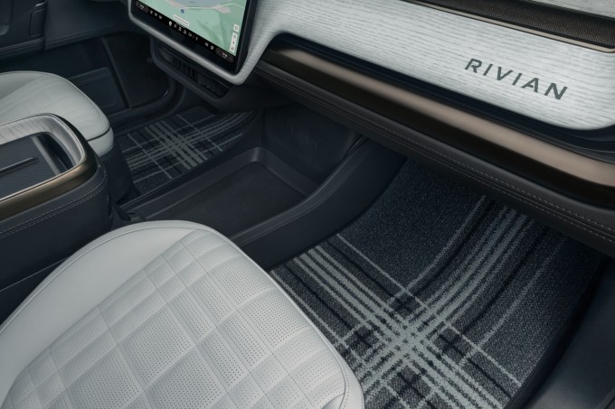 rivian next-gen-r1s-interior-plaid