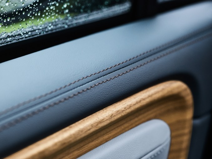rivian next-gen-r1s-trim detail